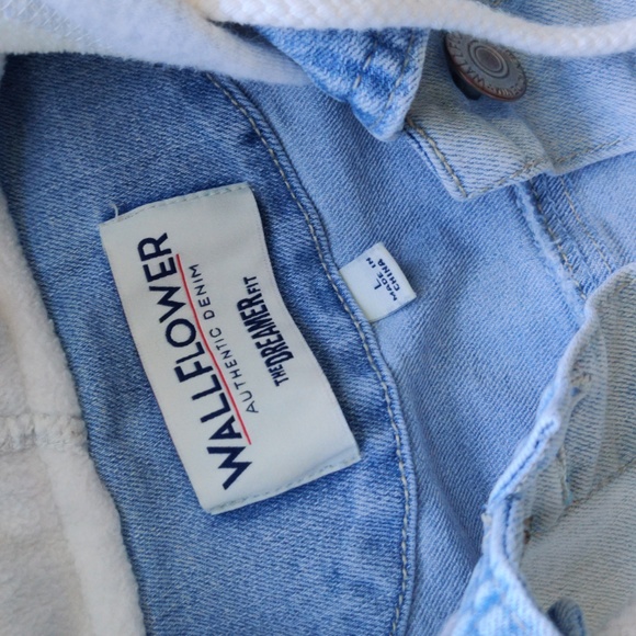 Cute jean/hooded jacket - Picture 2 of 5